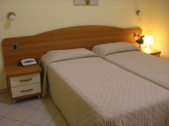 Hotel Ristorante Sbranetta Rozzano Zimmer foto