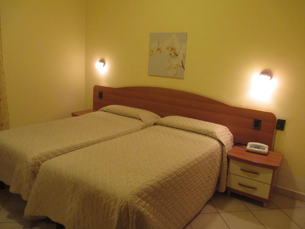 Hotel Ristorante Sbranetta Rozzano Zimmer foto